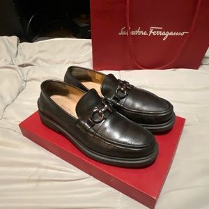 They are pretty new I’ve only wore them 3 times